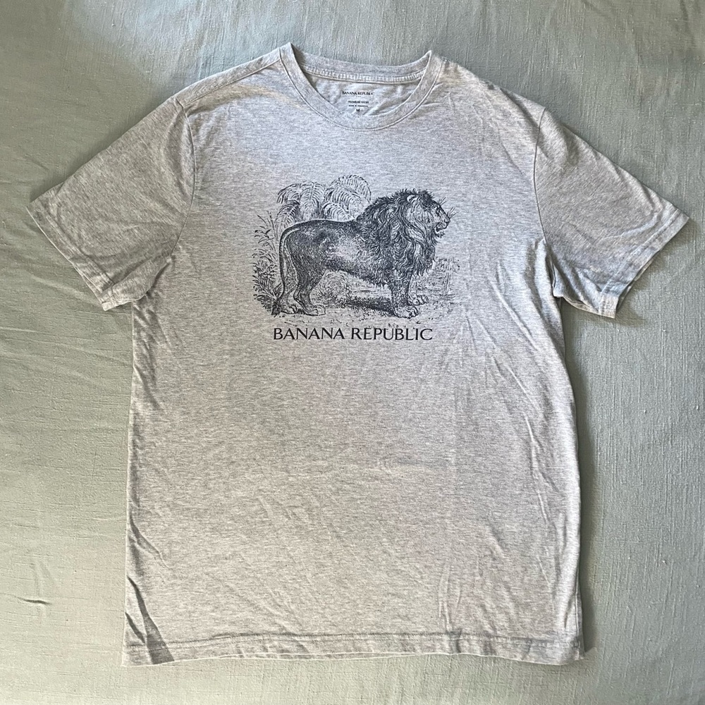 Banana Republic Men's Gray Lion Graphic T-Shirt